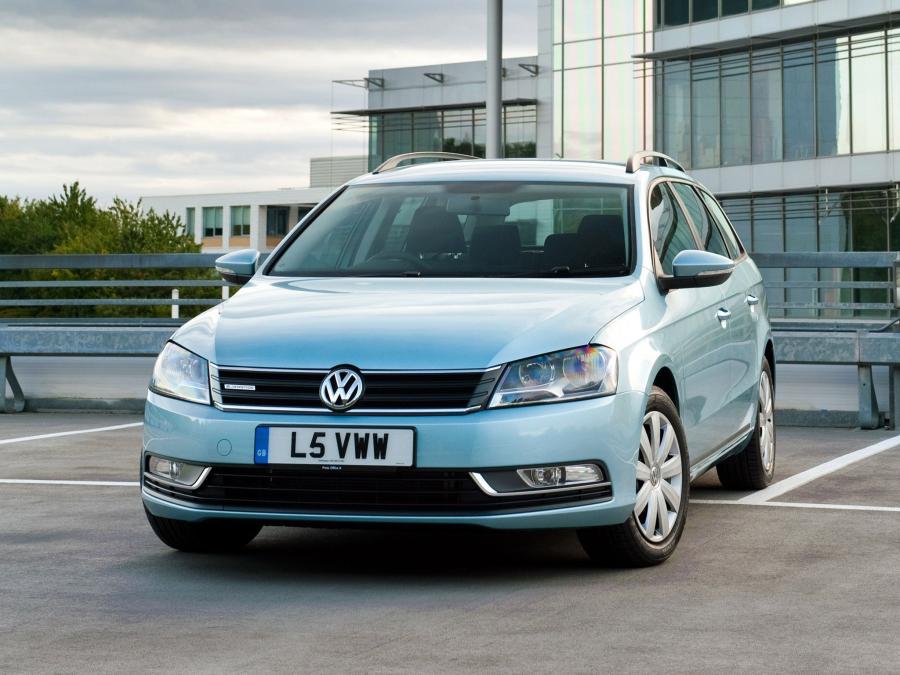 Volkswagen Passat BlueMotion Variant 2010 года  (UK) (фото 4 из 11)